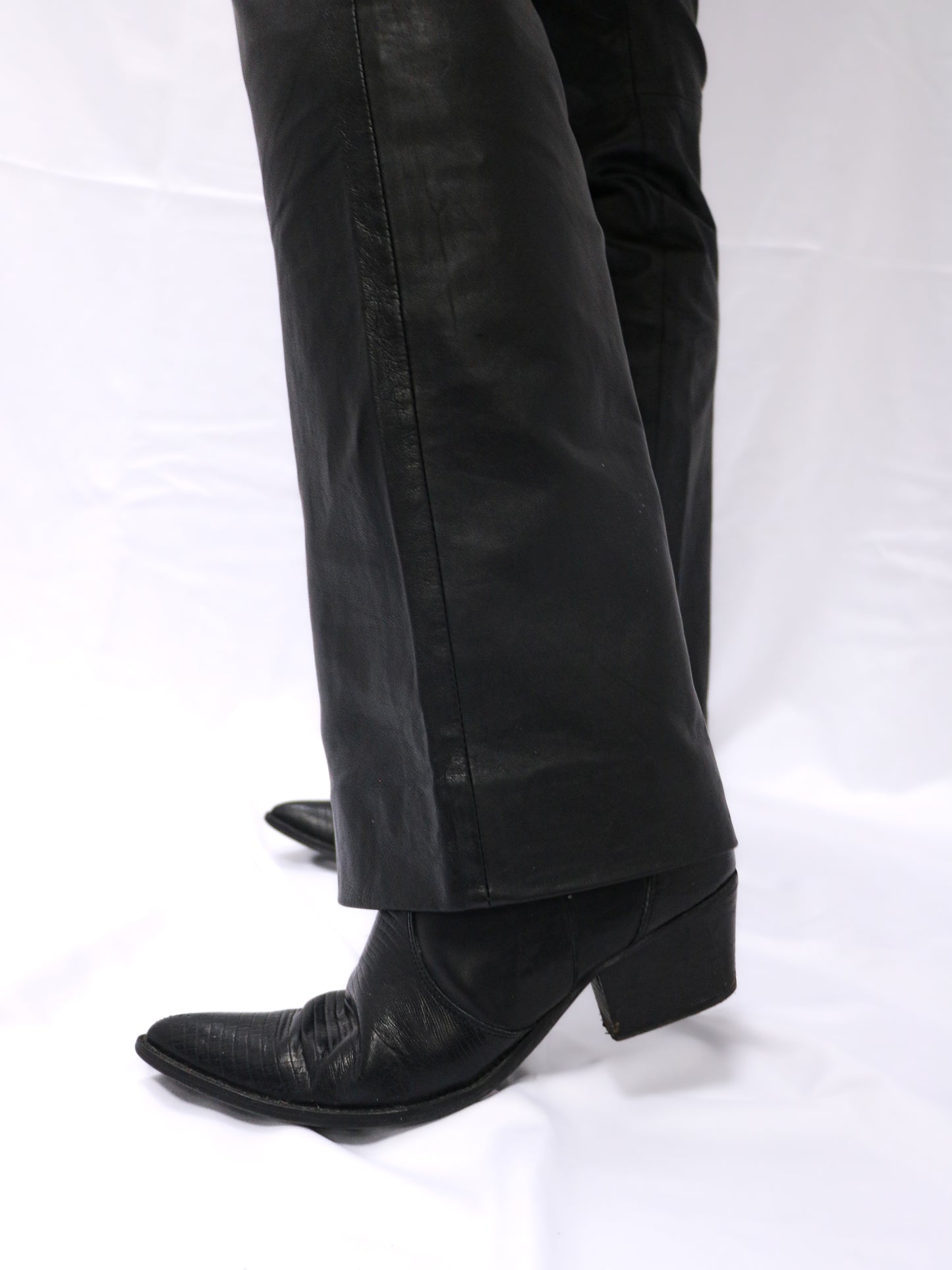 PANTALON EN CUIR NOIR